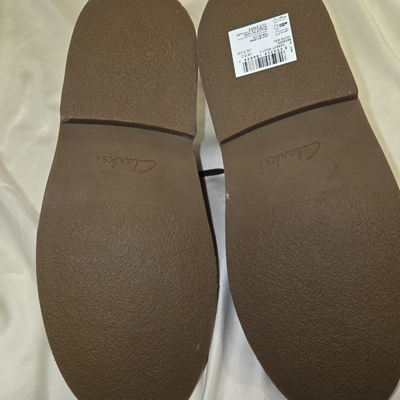 Clarks NWT Brown Leather Ankle Boots - Picture 4 of 5